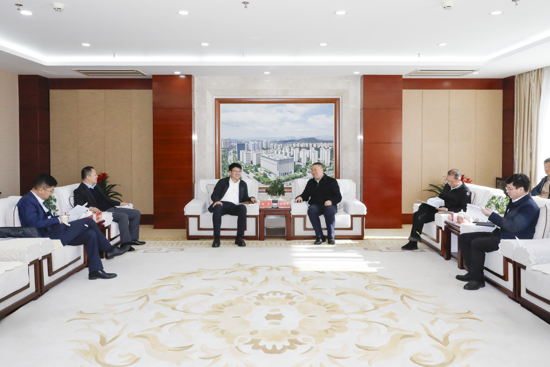 集团与中信银行昆明分杏注中信金融资产云南分公司互换座谈