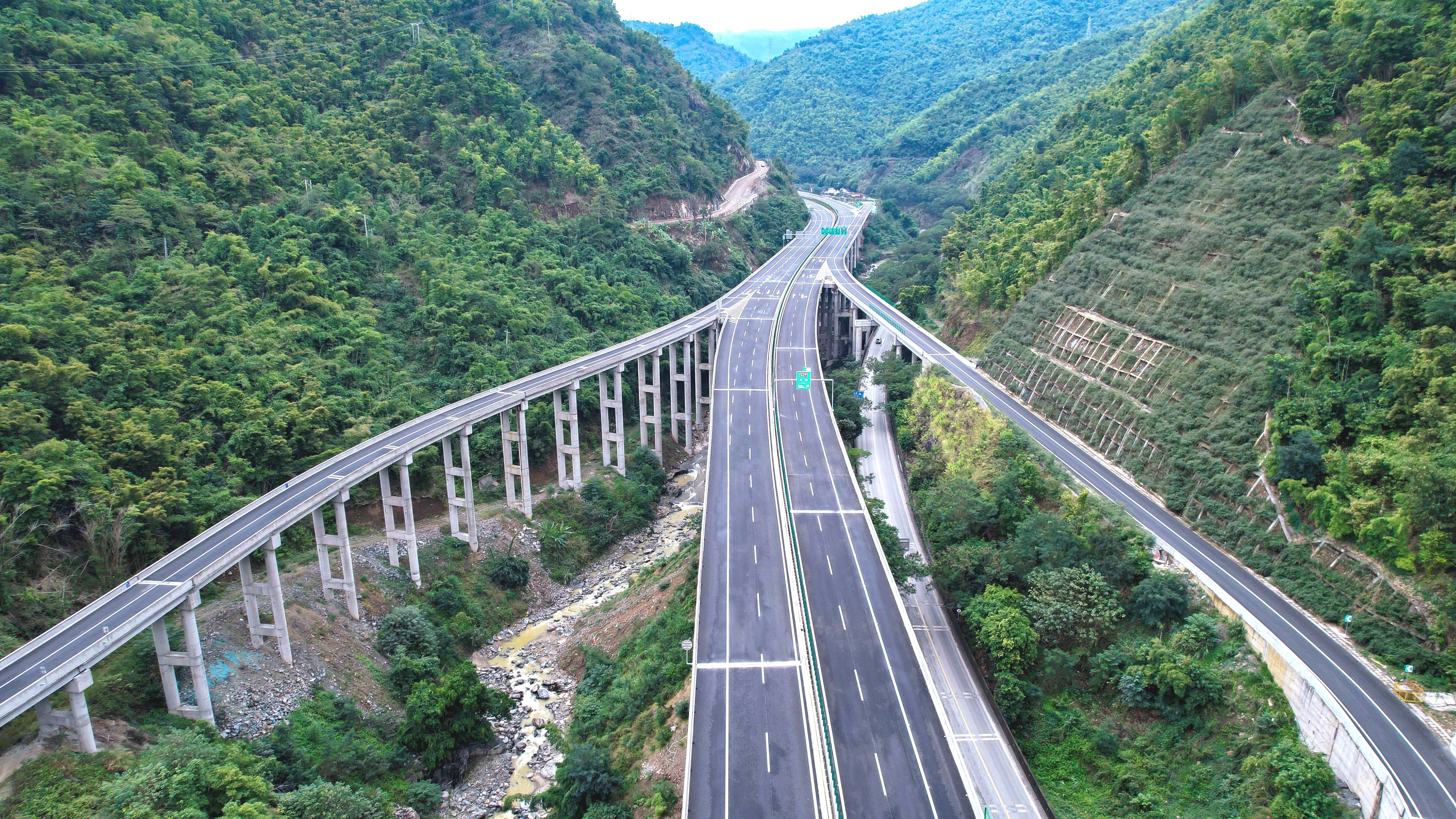 蔓金高快建成通车：建一条路 圆一方守望
